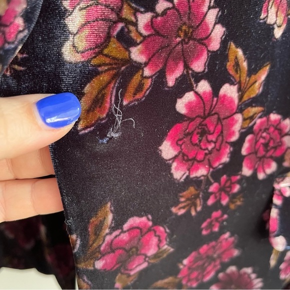 1.State Floral Velvet Blazer - Picture 6 of 6